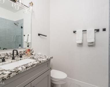 1036 E Susan Lane - Photo Thumbnail 16