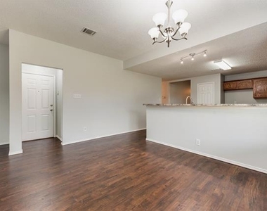9139 Grand Canal Drive - Photo Thumbnail 11