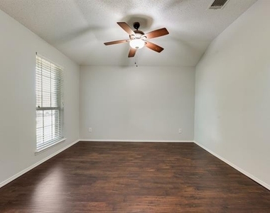 9139 Grand Canal Drive - Photo Thumbnail 6