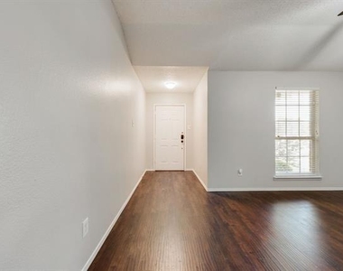 9139 Grand Canal Drive - Photo Thumbnail 2
