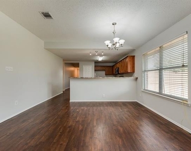 9139 Grand Canal Drive - Photo Thumbnail 12