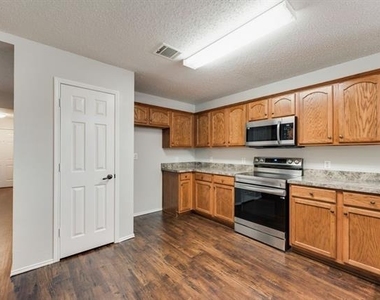 9139 Grand Canal Drive - Photo Thumbnail 14