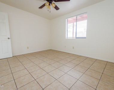 3799 E Foothills Drive - Photo Thumbnail 10