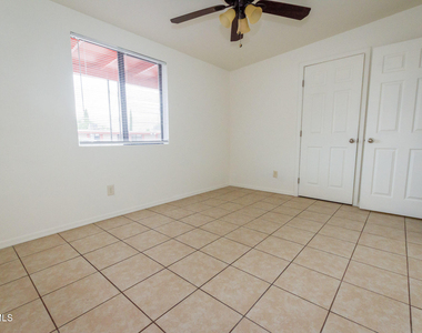 3799 E Foothills Drive - Photo Thumbnail 16