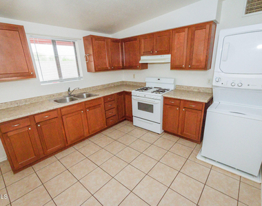 3799 E Foothills Drive - Photo Thumbnail 6