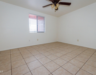 3799 E Foothills Drive - Photo Thumbnail 9