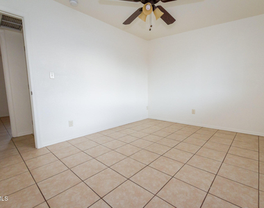 3799 E Foothills Drive - Photo Thumbnail 14
