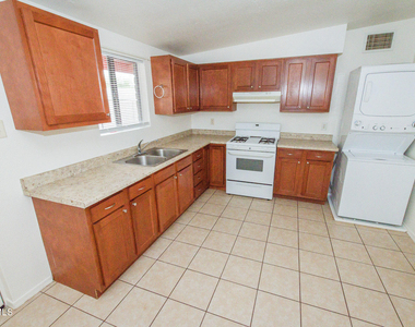 3799 E Foothills Drive - Photo Thumbnail 7