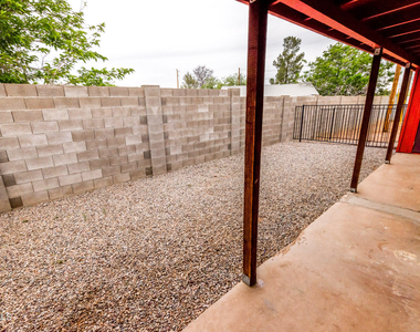 3799 E Foothills Drive - Photo Thumbnail 18