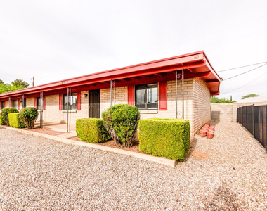 3799 E Foothills Drive - Photo Thumbnail 1