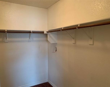 4854 Waterford Drive - Photo Thumbnail 16