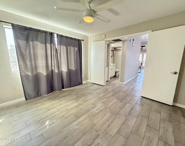 4901 S Calle Los Cerros Drive - Photo Thumbnail 8