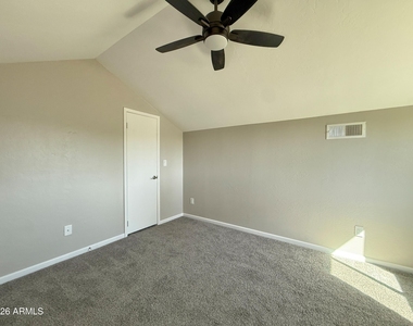 4901 S Calle Los Cerros Drive - Photo Thumbnail 11