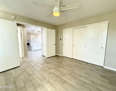 4901 S Calle Los Cerros Drive - Photo Thumbnail 7