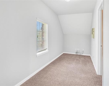 631 Kirby Drive - Photo Thumbnail 12