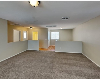 11821 W Laurel Lane - Photo Thumbnail 4