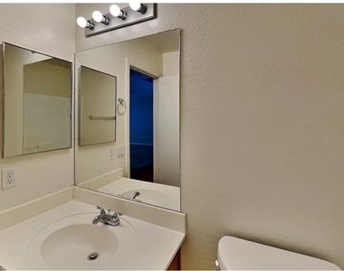 11821 W Laurel Lane - Photo Thumbnail 16