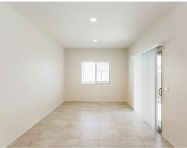 25357 W Chipman Road - Photo Thumbnail 4