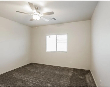 25357 W Chipman Road - Photo Thumbnail 7