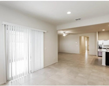 25357 W Chipman Road - Photo Thumbnail 5