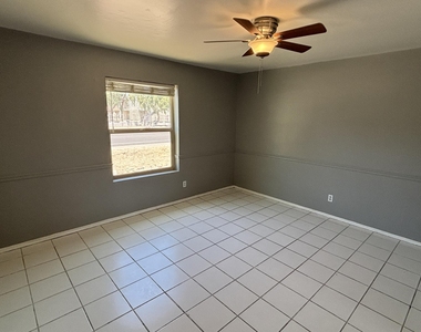 15801 N 29th Street - Photo Thumbnail 15