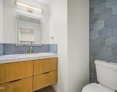 2084 N Sunset Drive - Photo Thumbnail 16