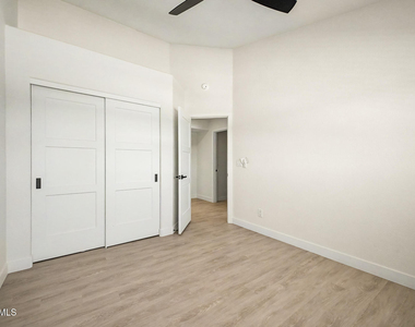 2084 N Sunset Drive - Photo Thumbnail 26
