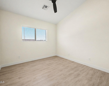 2084 N Sunset Drive - Photo Thumbnail 25
