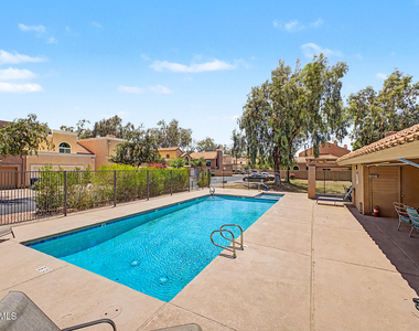 2084 N Sunset Drive - Photo Thumbnail 34