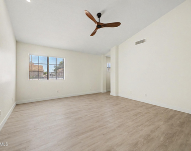 2084 N Sunset Drive - Photo Thumbnail 17