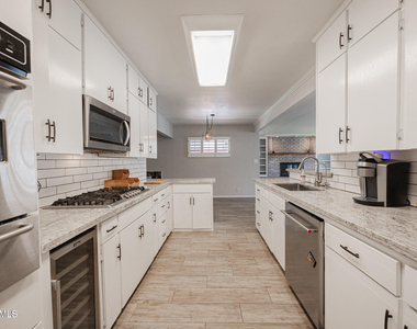 1838 E Hazelwood Street - Photo Thumbnail 12