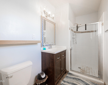 1838 E Hazelwood Street - Photo Thumbnail 15