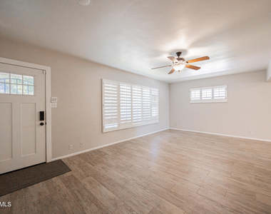 1838 E Hazelwood Street - Photo Thumbnail 6