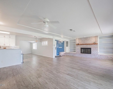 1838 E Hazelwood Street - Photo Thumbnail 3