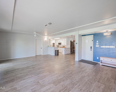 1838 E Hazelwood Street - Photo Thumbnail 9