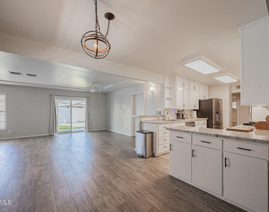 1838 E Hazelwood Street - Photo Thumbnail 8