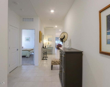41575 W Saguaro Drive - Photo Thumbnail 7