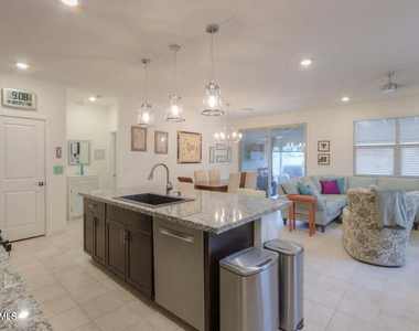41575 W Saguaro Drive - Photo Thumbnail 5