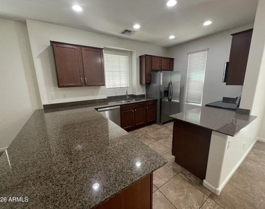 3365 E Constitution Drive - Photo Thumbnail 4