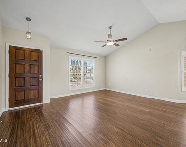 7733 W Pershing Avenue - Photo Thumbnail 6