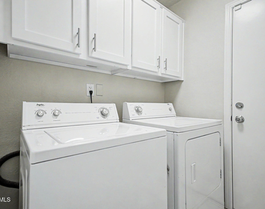 7733 W Pershing Avenue - Photo Thumbnail 23