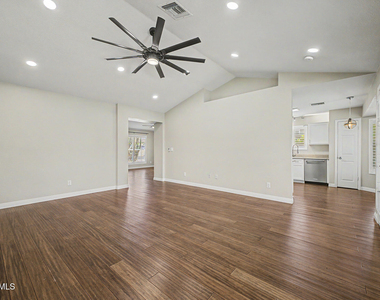 7733 W Pershing Avenue - Photo Thumbnail 8