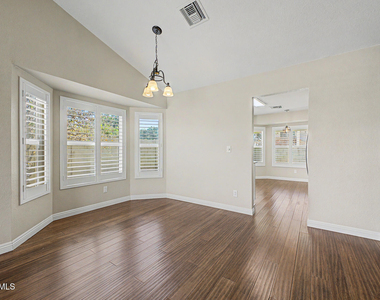7733 W Pershing Avenue - Photo Thumbnail 5