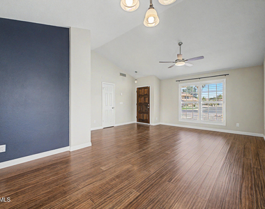 7733 W Pershing Avenue - Photo Thumbnail 4