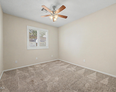 7733 W Pershing Avenue - Photo Thumbnail 19