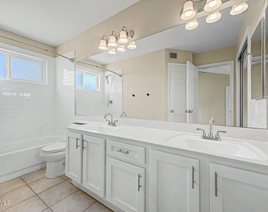 7733 W Pershing Avenue - Photo Thumbnail 15