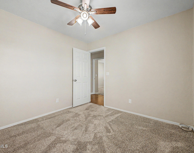7733 W Pershing Avenue - Photo Thumbnail 22