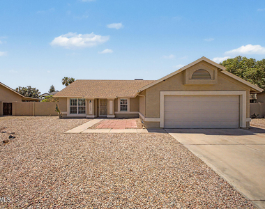 7733 W Pershing Avenue - Photo Thumbnail 1