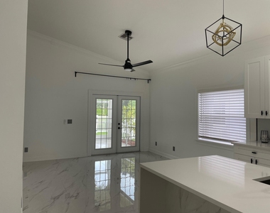 6264 Lansdowne Circle - Photo Thumbnail 5