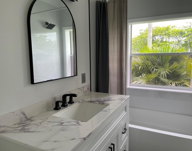 6264 Lansdowne Circle - Photo Thumbnail 11